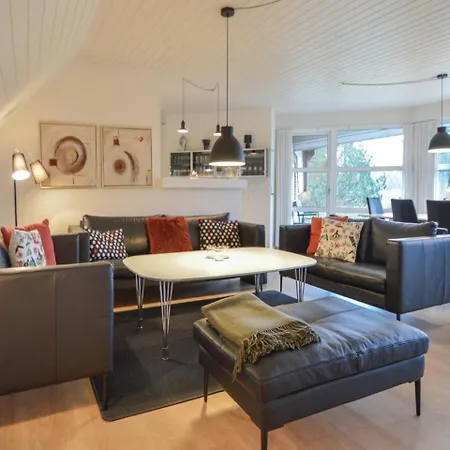 Five-bedroom Holiday In Blåvand