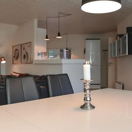 Five-bedroom Holiday In Blåvand