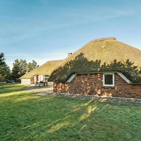 Сasa de vacaciones Five-bedroom Holiday In