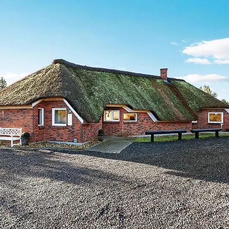 Five-bedroom Holiday In