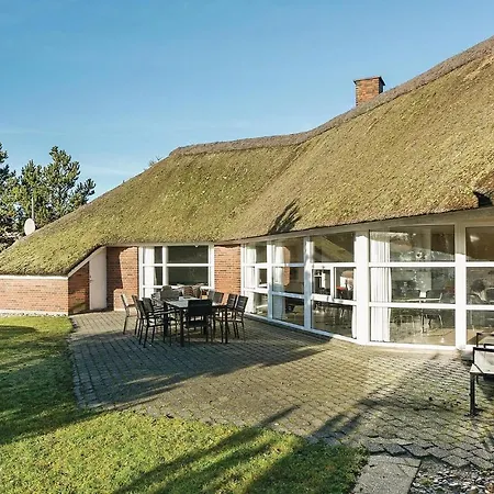 Five-bedroom Holiday In *