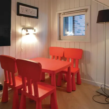 Five-bedroom Holiday In Сasa de vacaciones Blåvand